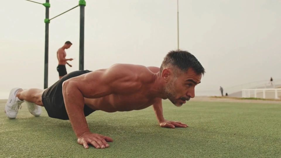 要贴近地面 要贴近地面