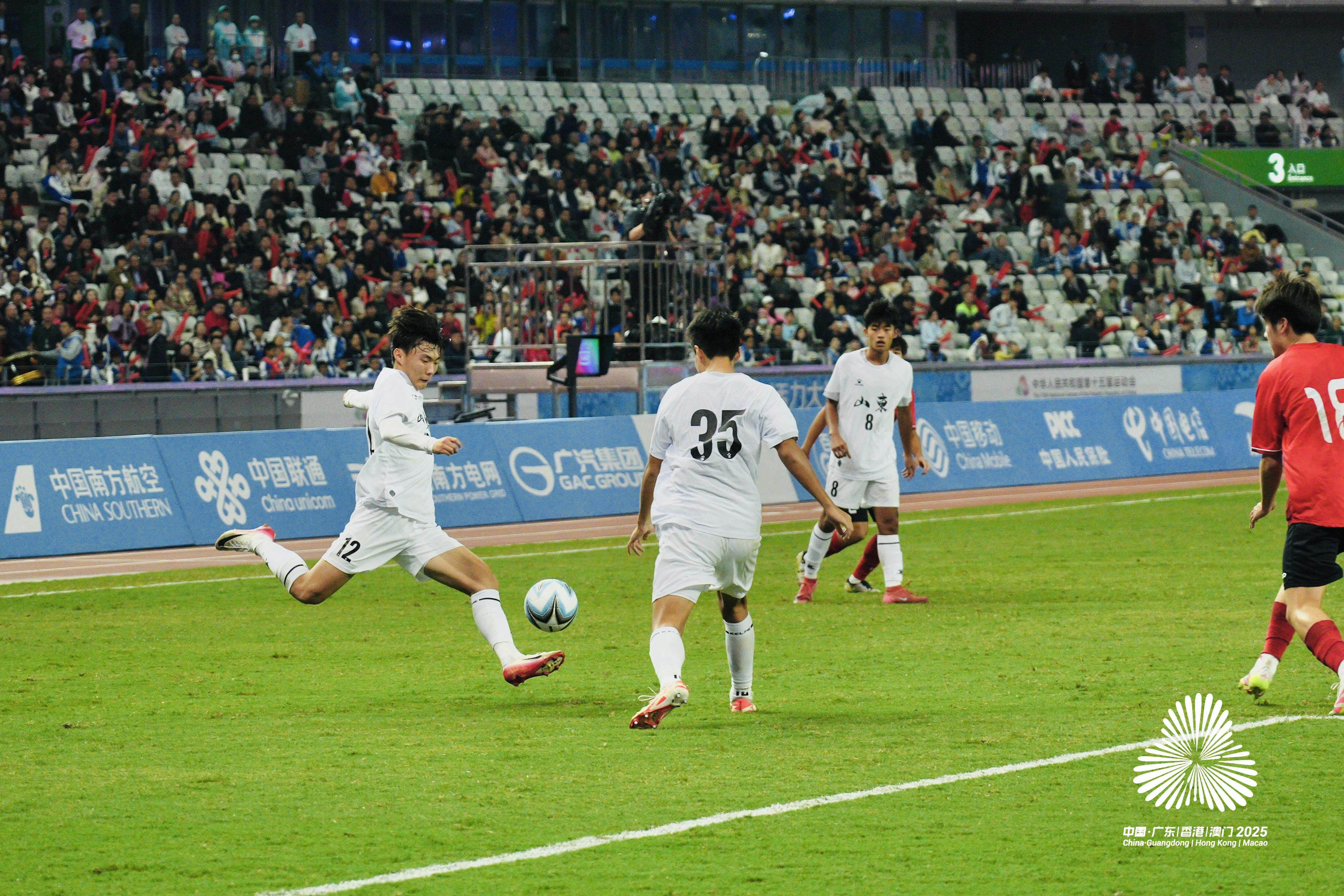 逐铜牌, 的进攻 逐铜牌, 的进攻